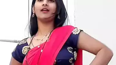 Shivani thakur hot milky navel sh0w