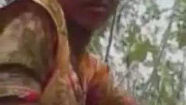 Best Indian outdoor sex & blowjob of Kanpur village girl