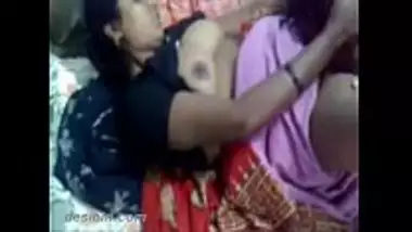 Fucking pussy of the matured desi maid