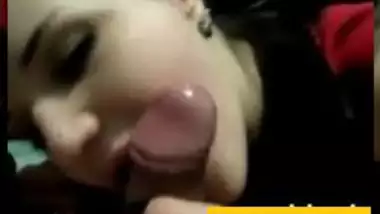 Indian girlfriend from Gujarat sucks cock like a lollipop