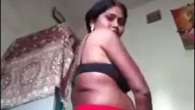 Bihari Bhabhi ki chuchi dikhayi selfie MMS