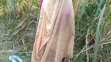 Indian desi village bhabhi outdoor fucking