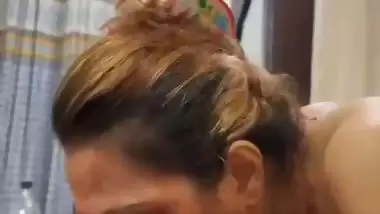 Smoking with blowjob by brown haired desi girl viral MMS