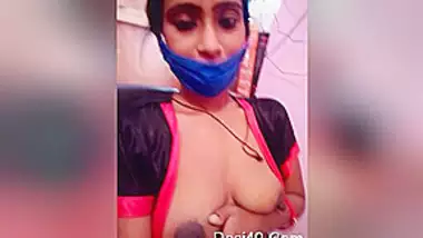 Today Exclusive- Desi Bhabhi Boobs Sucking