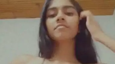 Boob press selfie of Indian teen girl