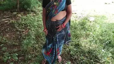 Desi aunty has her XXX bush banged by stud who caught her pissing