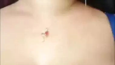 Chubby bhabhi striptease big boobs and pussy show