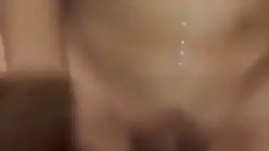 Uncle fucks his 18 yr old niece in Nepali sex video