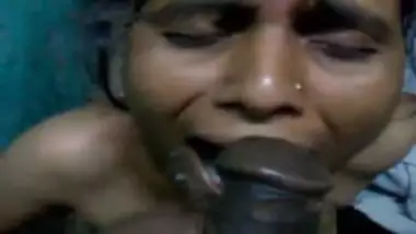 Bengali mature maid aunty drinking cum of boss
