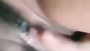 Unsatisfied bhabhi fingering hard