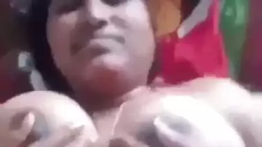 Huge boobs mallu aunty rolling big eyes during viral sex