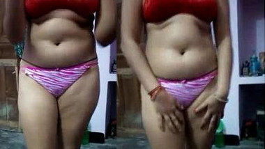 Desi Girl In Red Bra And Pink Panties Shows Sexy Xxx Fruits On Camera  indian sex video