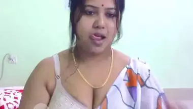 Desi village bbw bhabi shwo her sexy fgr
