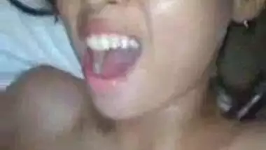 Desi looking girl anal fuck session with her lover
