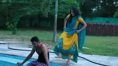 Assamise Girl Swimming Pool - Assamese Girl Pissing xxx desi porn videos at Indianporno.info