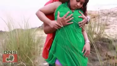 Desi sex of big boobs college girl outdoor romance with lover