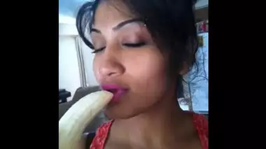 indian babe namita shoing how to suck cock