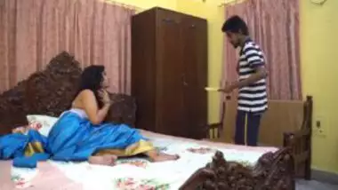 Horny homely bhabhi sex with servant video