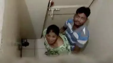 Desi Couple Caught Fucking in Toilet