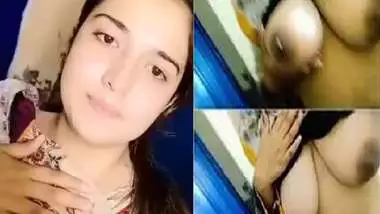 Gorgeous Pakistani girl flaunts big boobs