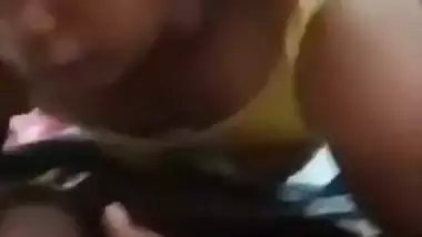 Milf licks honey from a dick in Tamil aunty sex MMS