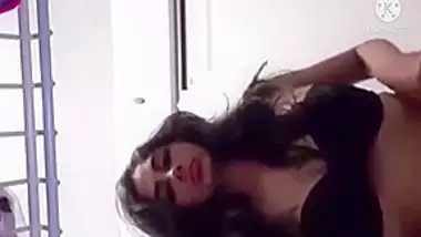 Indian Girl Showing Her Big Tits - Huge Boobs