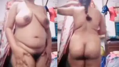 Bhabi Showing Her Big Boobs and Nude Body