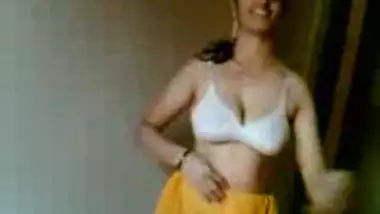 Marathi aunty exposed her naked figure on demand